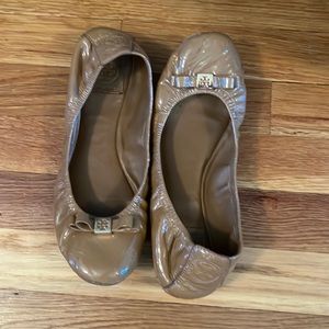 Tory Burch nude ballet  flats patent leather Size 8.5